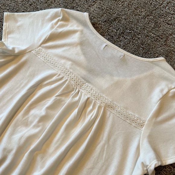 NEW WITHOUT TAGS - BUA//BUA Cream Colored Top w/Lace Detailing Size MEDIUM - Picture 9 of 9